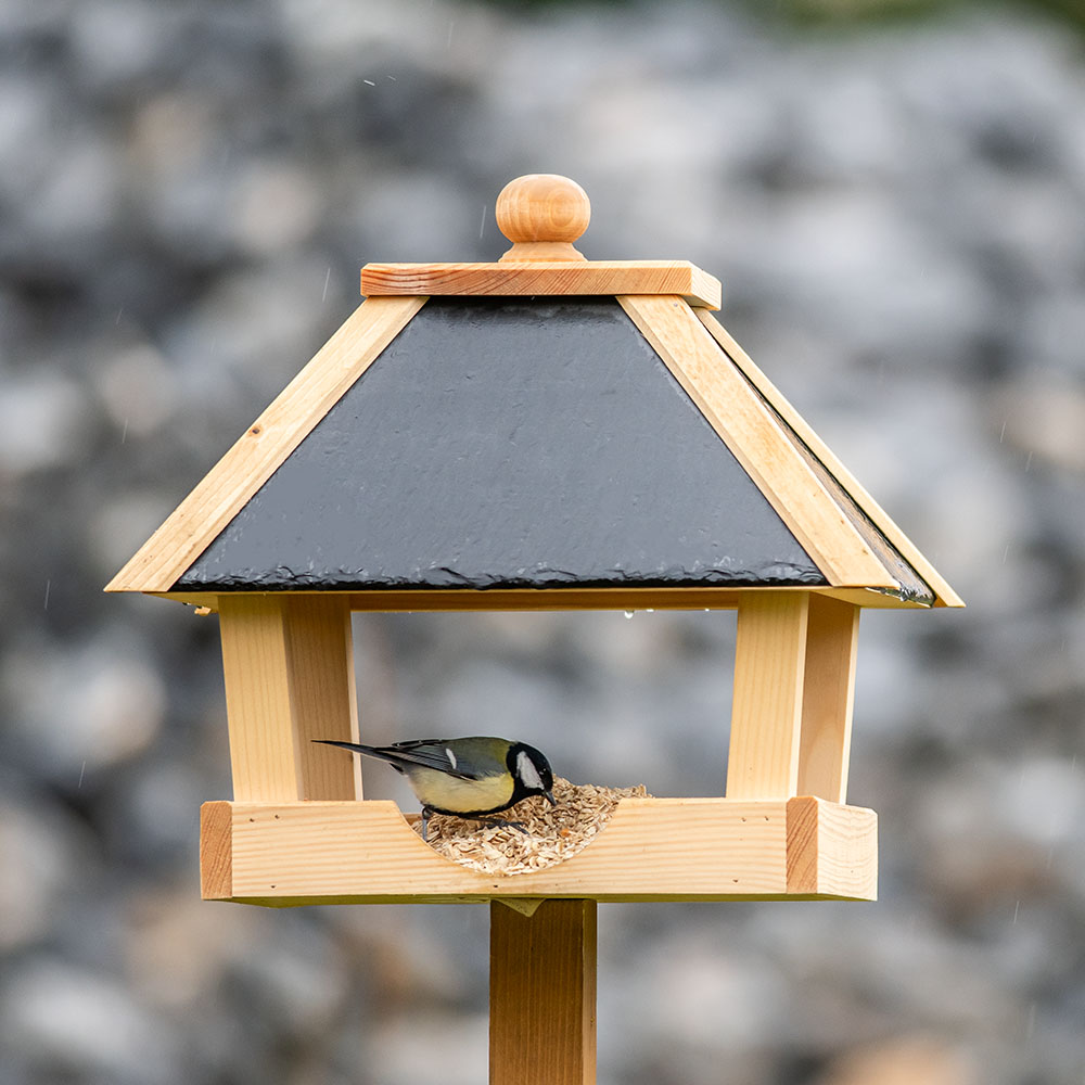 Futterhaus mit Ständer ,,Chevy", Schieferdach | CJ Wildlife